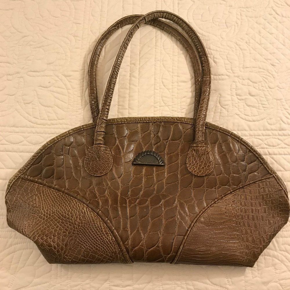 Chic Textured Handbag in Warm Brown Color